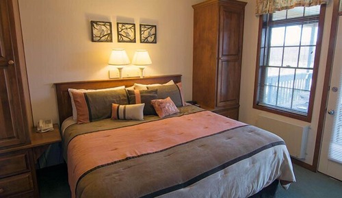 Condo, 2 Bedrooms