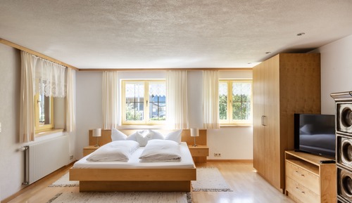 Deluxe Apartment, 2 Bedrooms, Lanai (Alpenrose - 77€ Cleaning Fee)