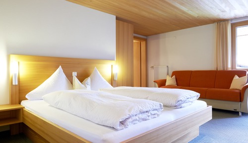 Classic Double Room, 1 King Bed, Balcony