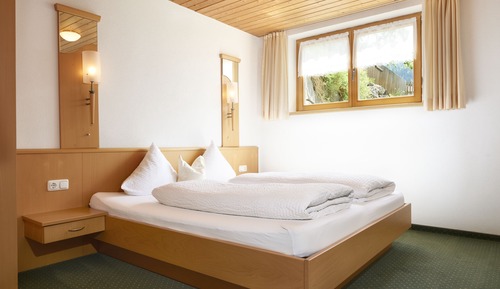 Family Apartment, 2 Bedrooms, 2 Bathrooms (Enzian - incl. 72€ Cleaning Fee)