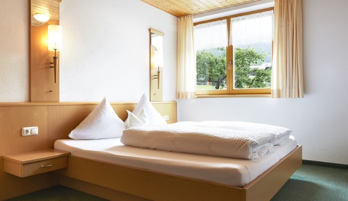 Family Apartment, 2 Bedrooms, 2 Bathrooms (Edelweiss - incl. 72€ Cleaning Fee)