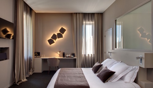 Signature Suite
