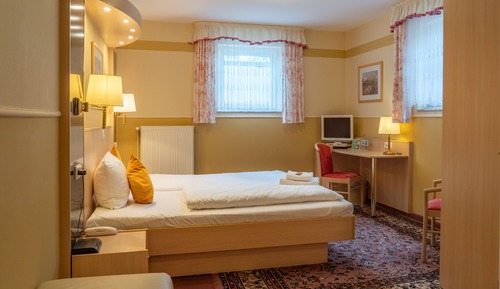 Single Room (Souterrain)