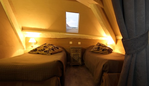 Room (Silene)