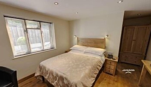 Double Room (Room 4)