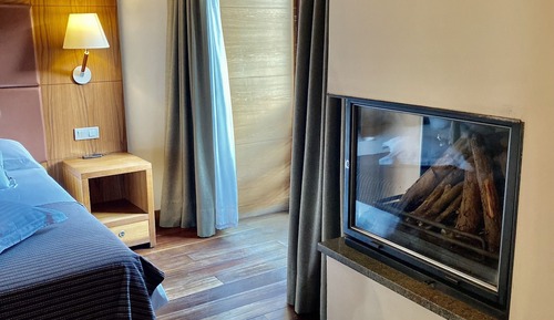 Suite, Jetted Tub