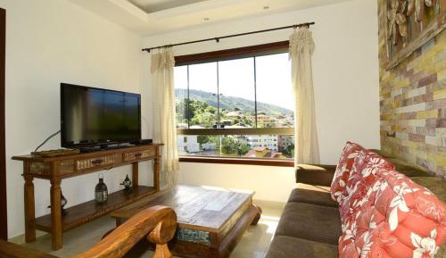 Apartment with Mountain View