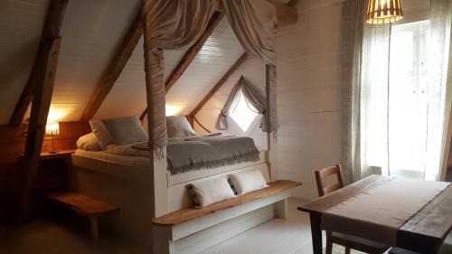 Deluxe Queen Suite
