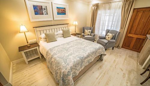 Deluxe Queen Room