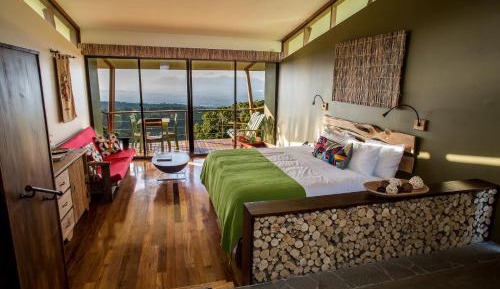 Deluxe King Suite