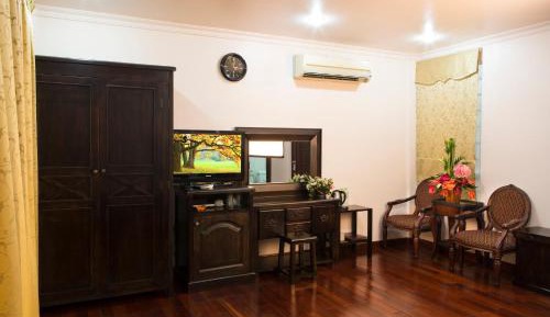 Deluxe King Studio