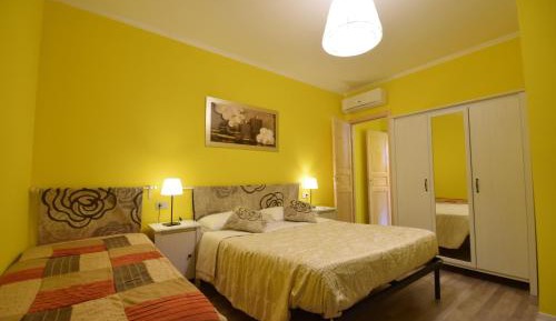 Quadruple Room with Private Bathroom