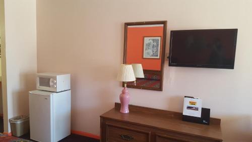 Queen Room with Two Queen Beds - Smoking