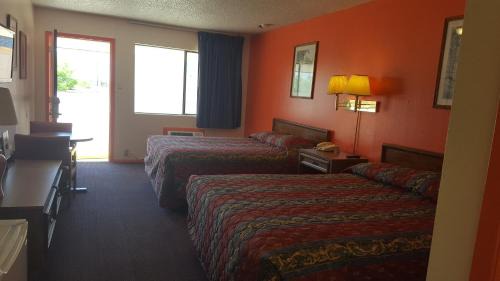Queen Room with Two Queen Beds - Non-Smoking