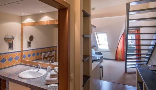 Apartment (4 Adults) -Main Building