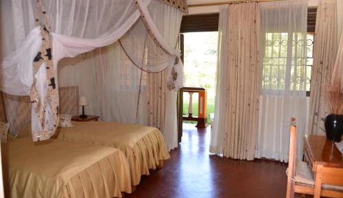 Double or Twin Room with Private Bathroom