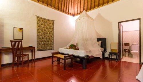 Deluxe Room with Pool View