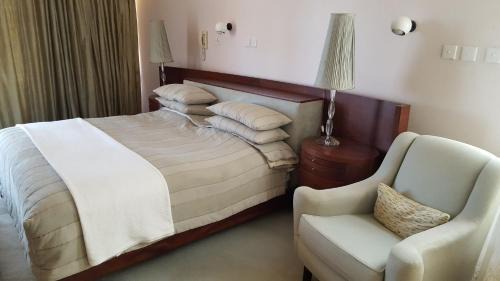 Deluxe King Suite