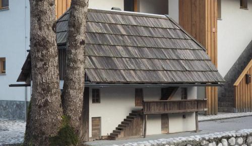 Apartment with Mountain View
