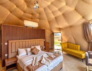 King Room with Mountain View