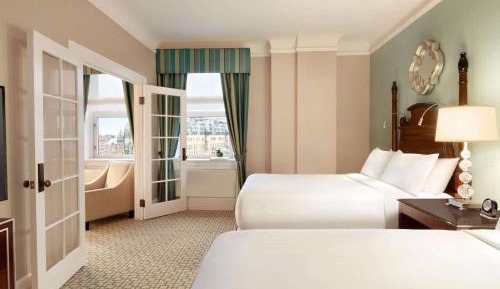 Corner Suite with Double Bed