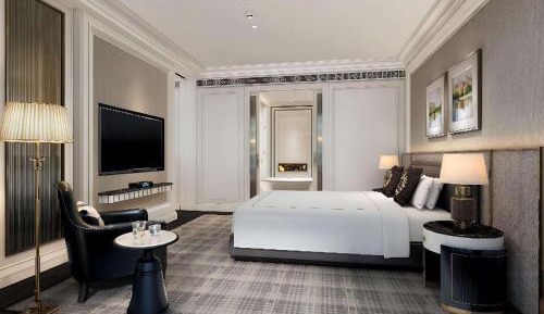 Deluxe Suite, Lounge Access, 1 King Size Bedroom and 1 Living Room, High Floor 
