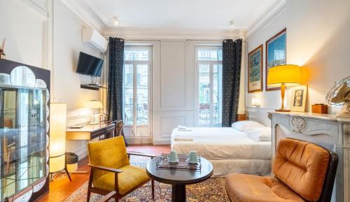 Deluxe Queen Room