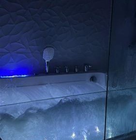 Suite with Spa Bath