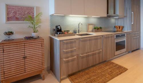 2-Bedroom Oceanfront Suite w/ Kitchen, 1 King Bed, 2 Twin Beds, Non-Smoking