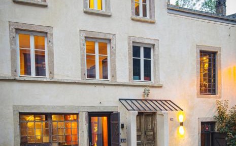 Studio - Split Level
