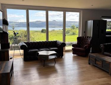 Four-Bedroom Holiday Home