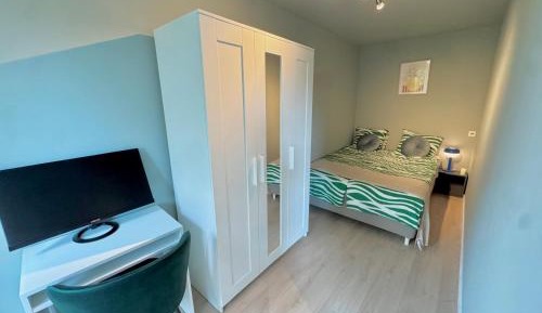 Apartment With Shared Bathroom