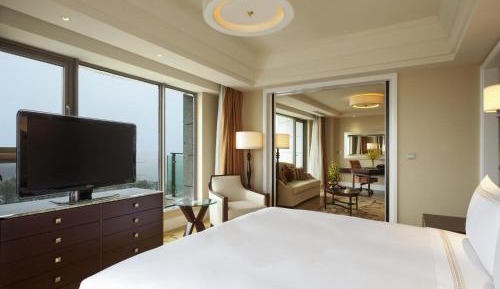Fairmont Gold One-Bedroom Suite
