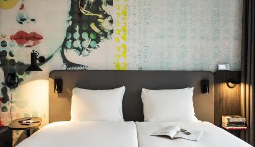 Standard Double Room with City View