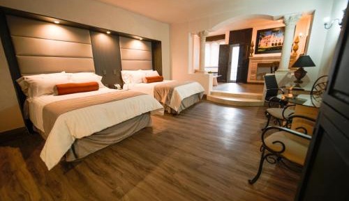 Deluxe Queen Room with Two Queen Beds