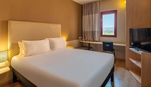 Standard Room with 1 Double Bed, Mountain View