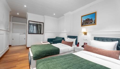 Premium Twin Room 
