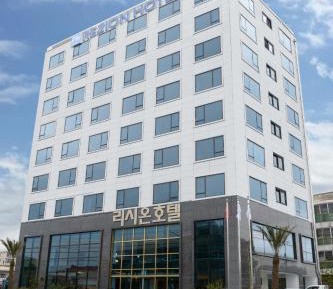 Superior Double or Twin Room with Mountain View