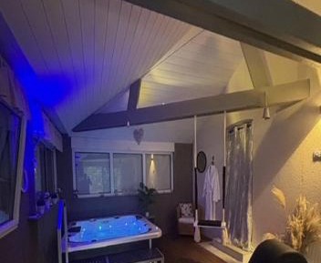 King Room with Spa Bath