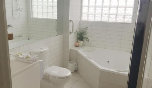 Suite with Spa Bath