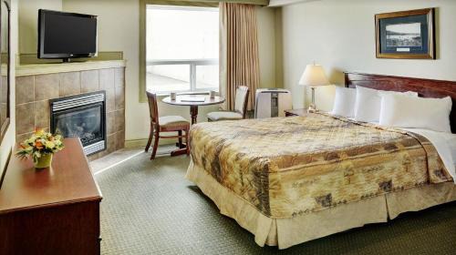 Standard Queen Room