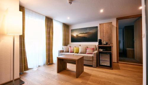 Two-Bedroom Suite with Balcony and Sauna