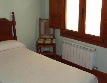 Single Room with Shared Bathroom
