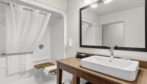 Queen Room with Two Queen Beds - Disability Access