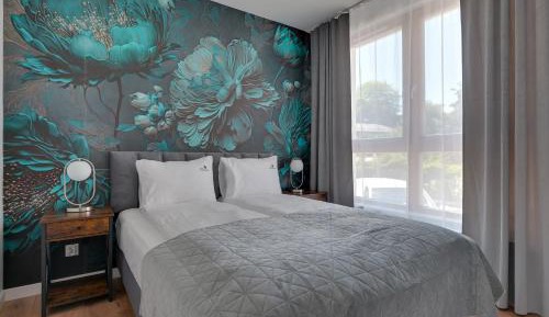 One-Bedroom Apartment with Balcony