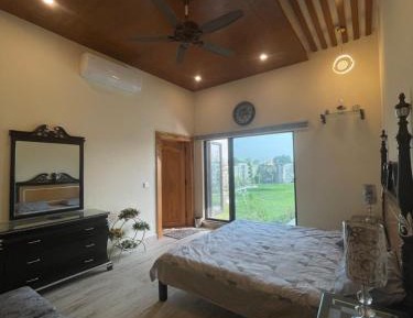 Queen Room with Garden View