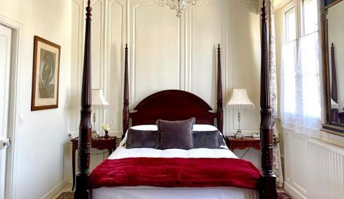Queen Room
