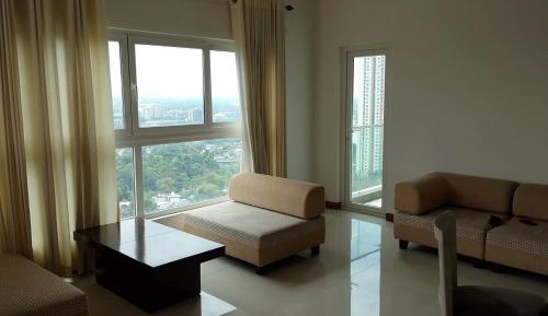 Two-Bedroom Apartment with Lake View