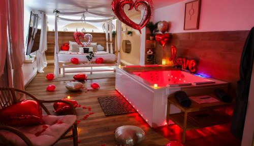 Studio with Spa Bath