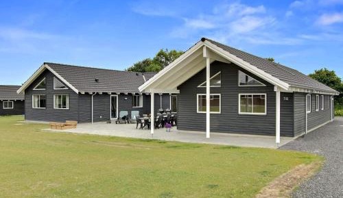Eight-Bedroom Holiday Home